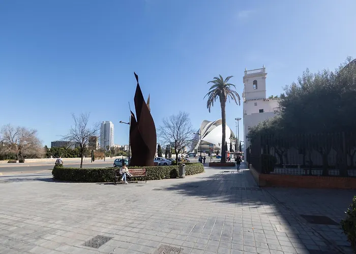 Les Arts Plaza By Concept Flats