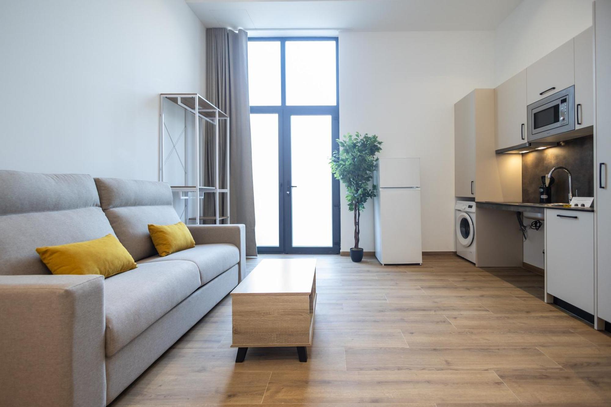 Les Arts Plaza By Concept Flats * Valenza
